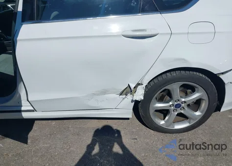 2016 Ford Fusion S z USA, uszkodzony, nr VIN 3FA6P0G72GR382315